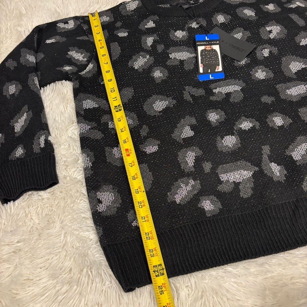 Kendall + Kylie Leopard Print Sweater Black/Silver/Grey Sz Large Nwt — image 6 of 8